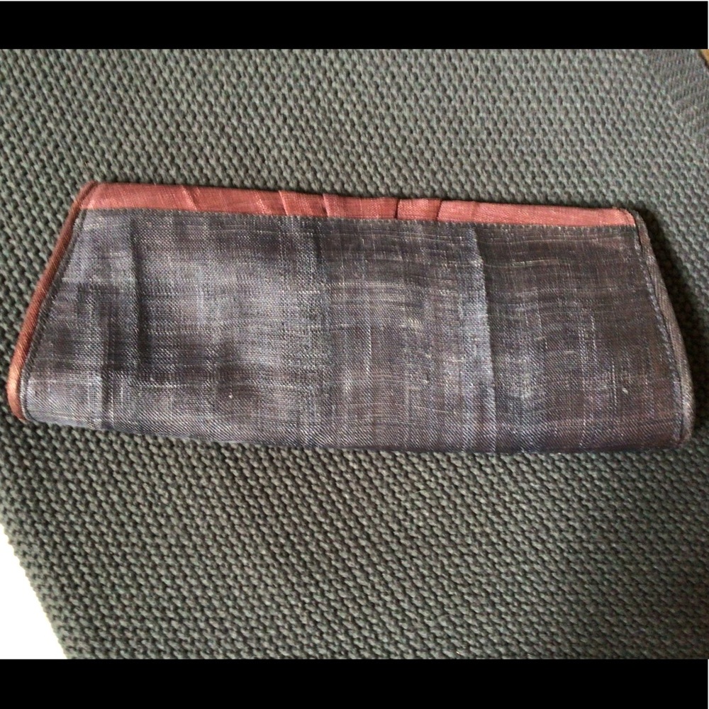 Banana Republic clutch 14x9 - Picture 3 of 4